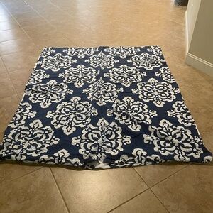 Pottery Barn reversible Twin Duvet Navy and White Medallion Print